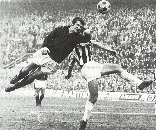 Angelo Benedicto Sormani da calciatore del Milan