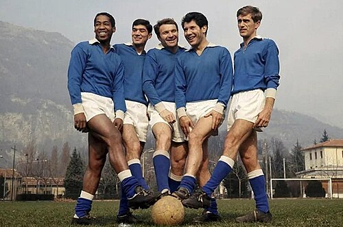 Fotografia del Napoli a Canzo nel marzo 1966, con Cané fra i giocatori ritratti