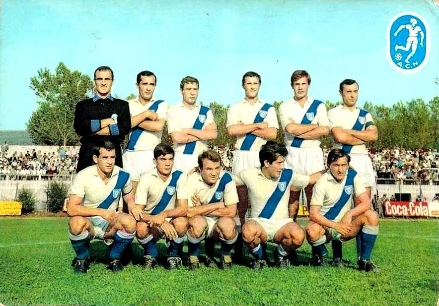 Una formazione del Napoli nella stagione 1965/66