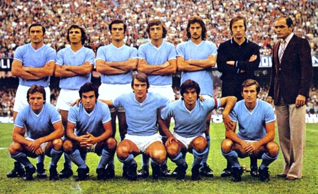 Una formazione del Napoli nella stagione 1974/75