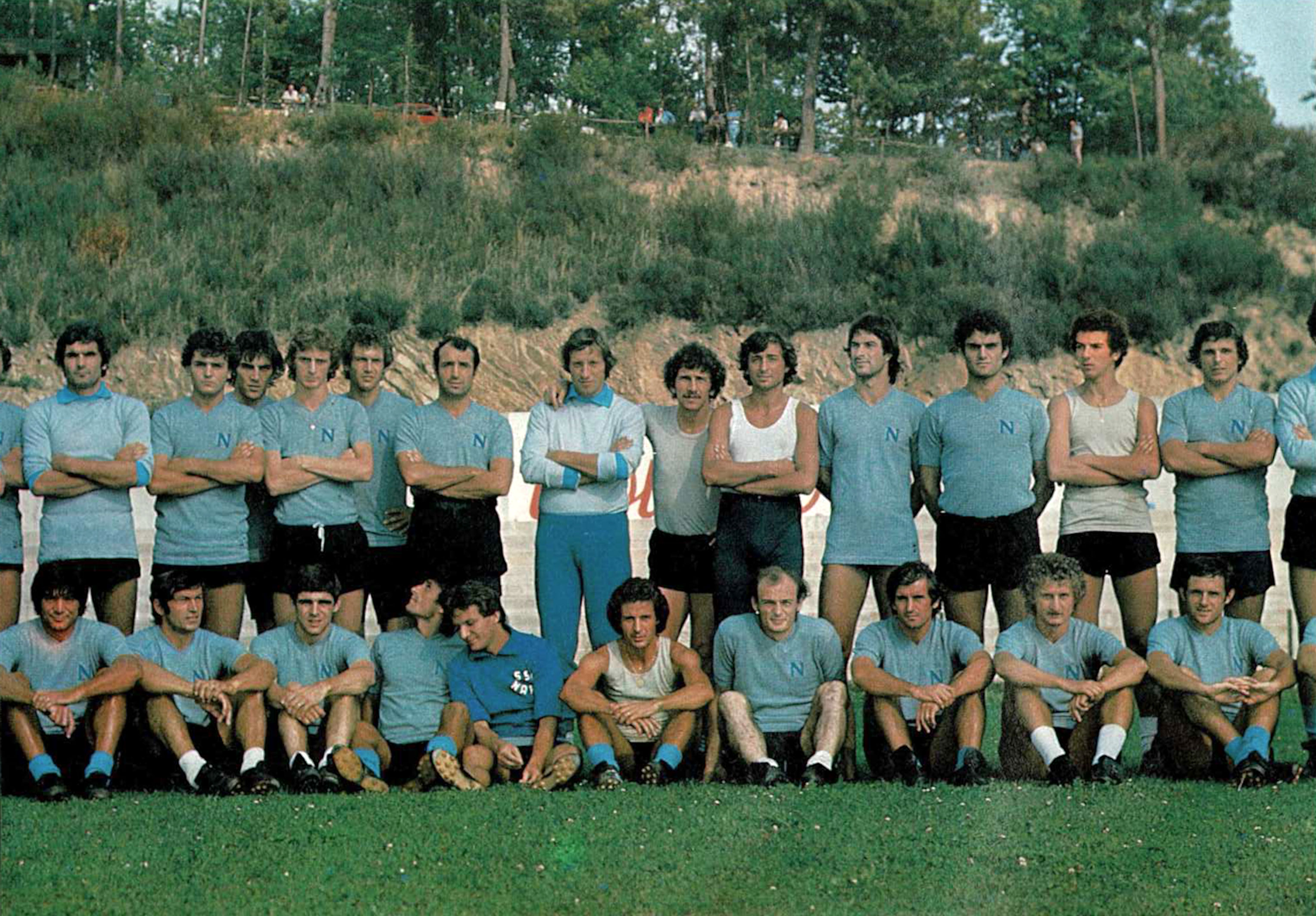 Una formazione del Napoli nella stagione 1976/77