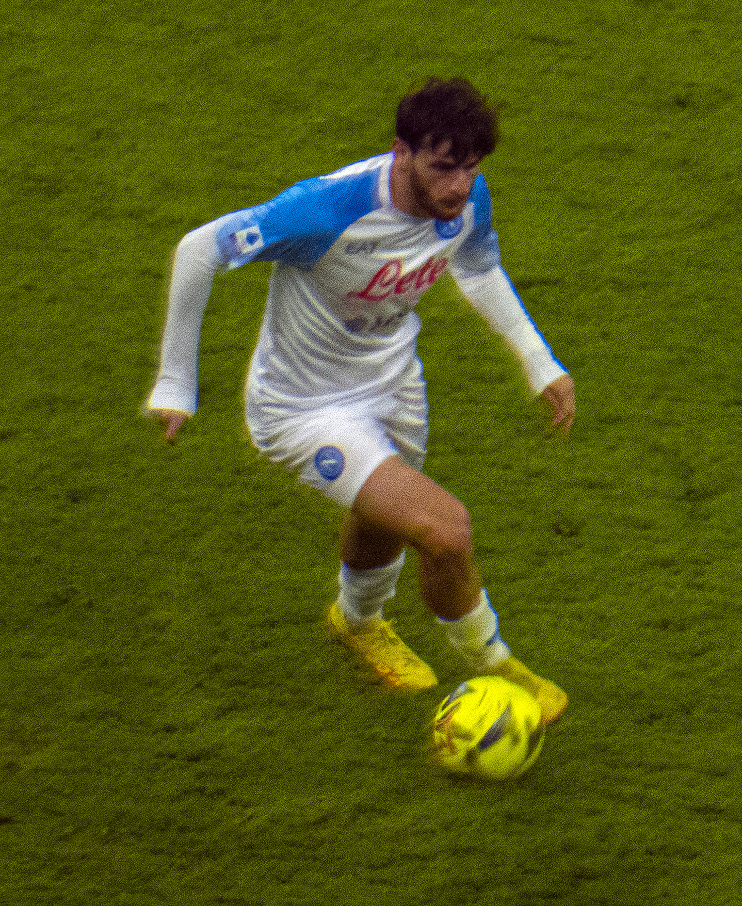 Khvicha Kvaratskhelia con la maglia del Napoli nel 2023