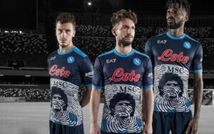 Read more about the article Ecco il costo della maglia in onore di Diego Armando Maradona